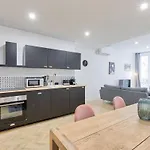 Appartement Quartier Plaine-Monceau 8P 1